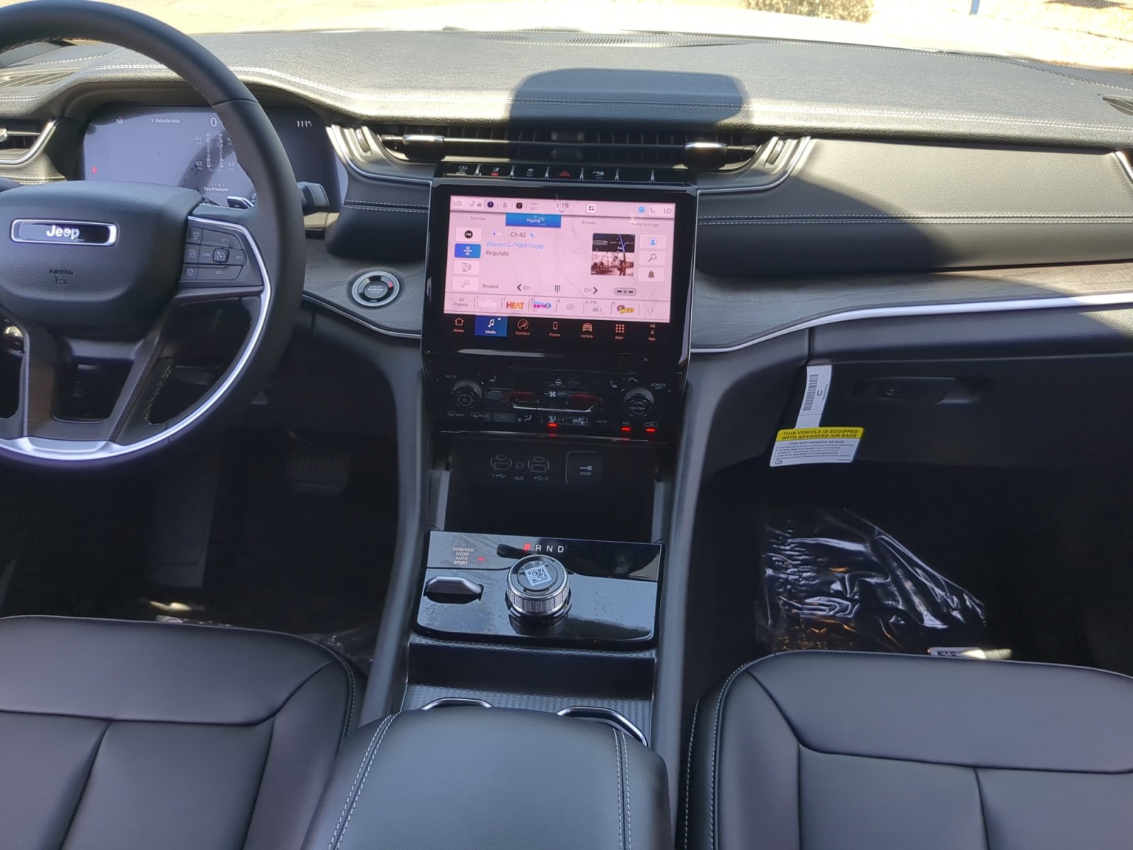 New 2025 Jeep Grand Cherokee Limited w/ Black Appearance Package image 20