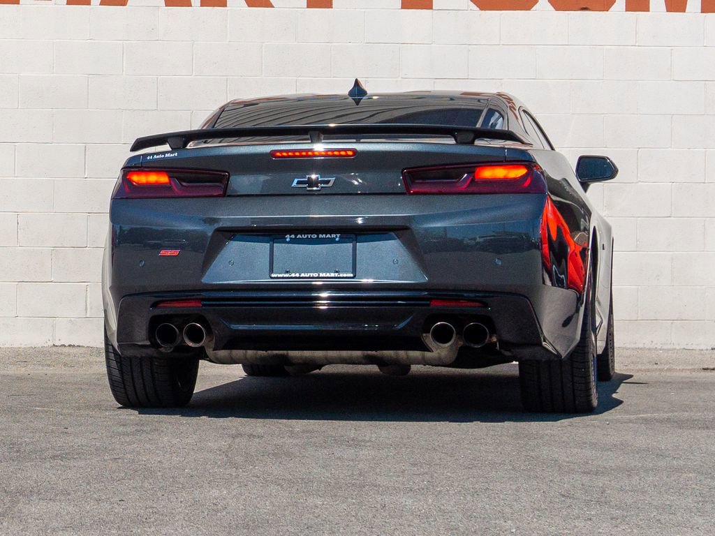 Used 2017 Chevrolet Camaro SS image 5