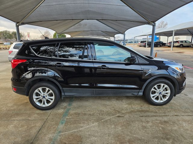 Used 2019 Ford Escape SE image 4