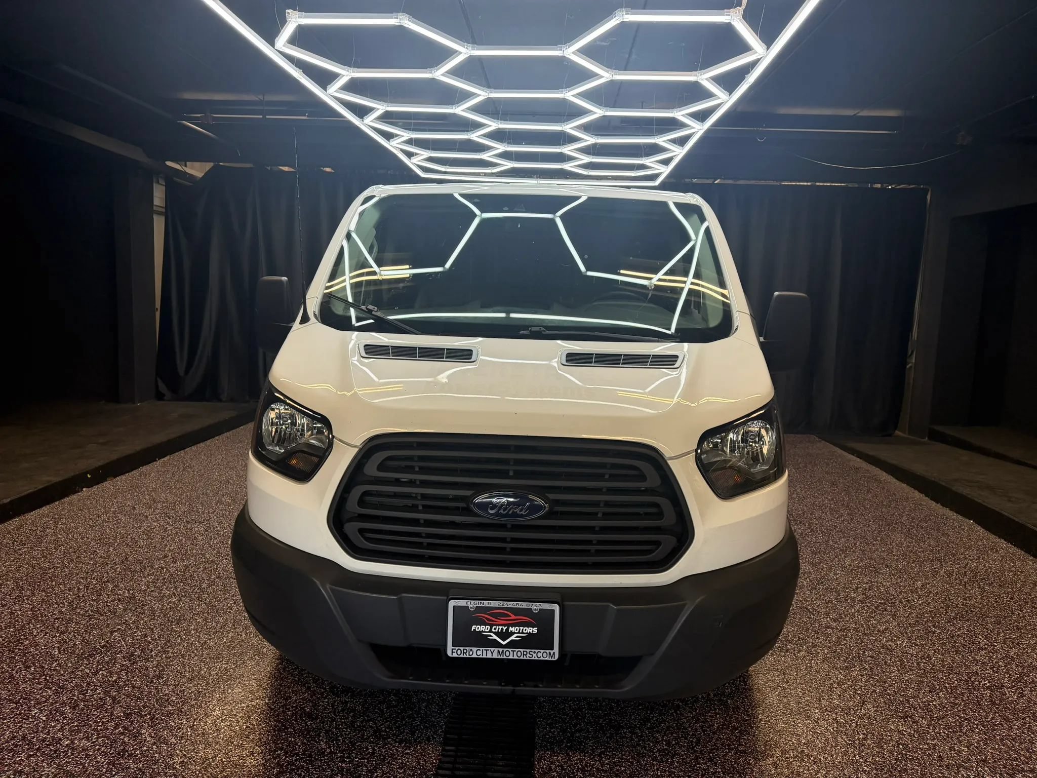 Used 2018 Ford Transit 250 148 Low Roof RWD image 2