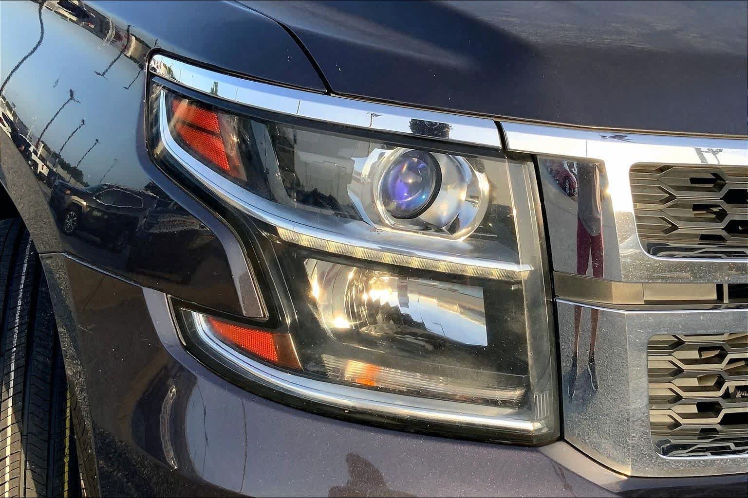 Used 2017 Chevrolet Suburban LT RWD image 26