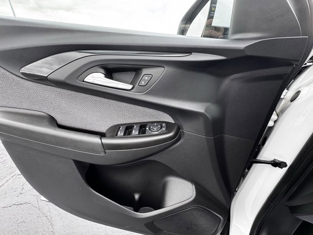 Used 2023 Chevrolet TrailBlazer LT image 12