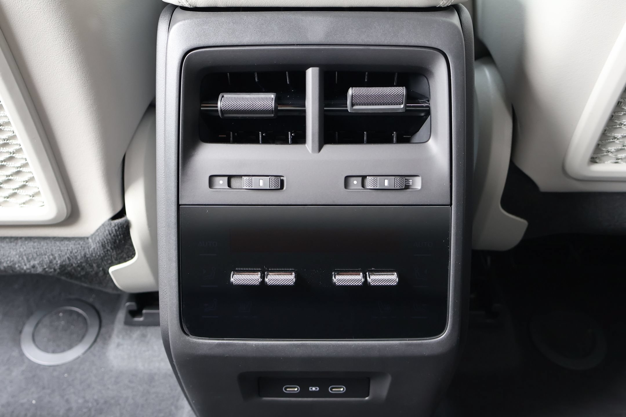 New 2026 Porsche Macan 4S Electric AWD/4WD image 22