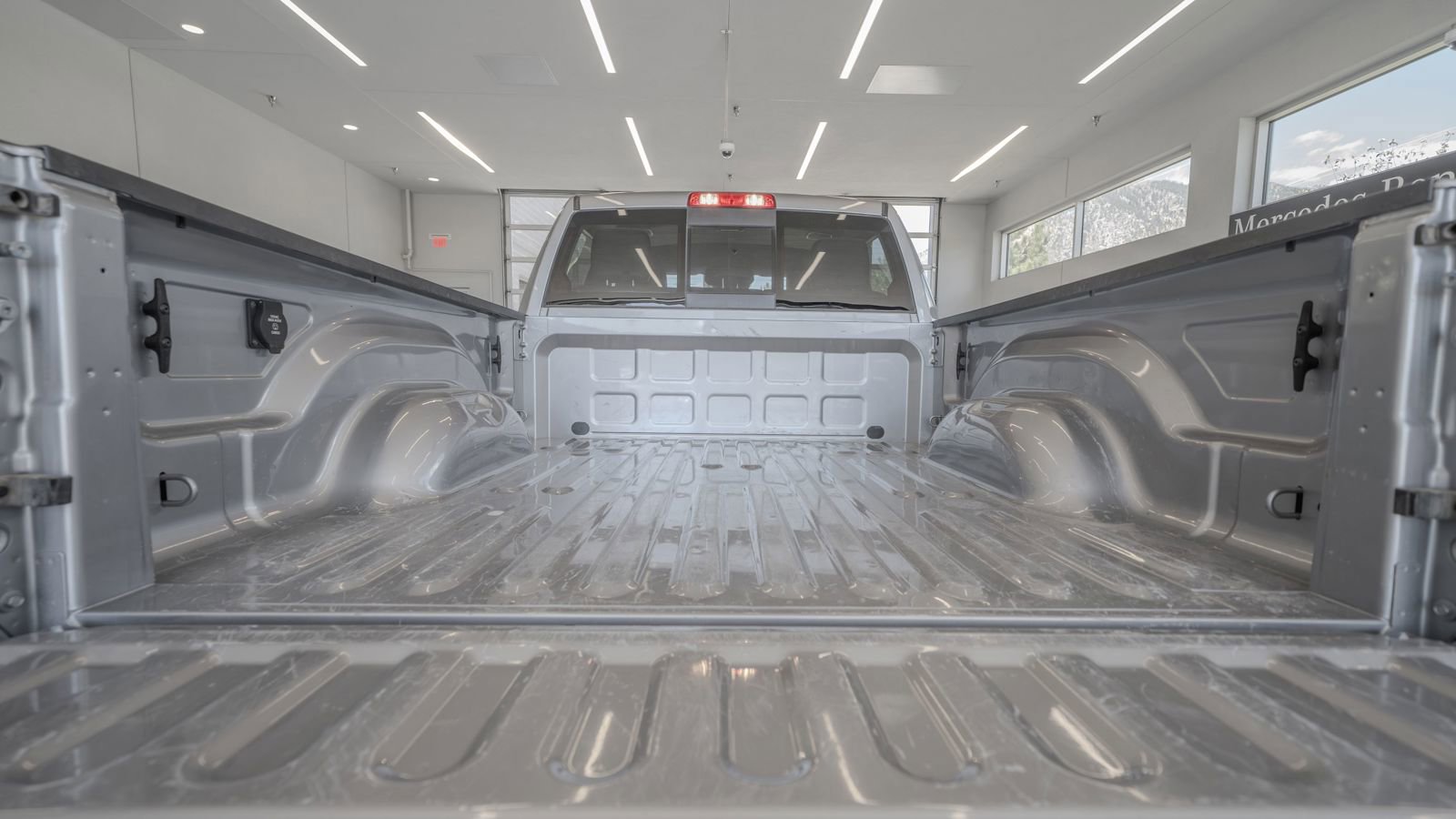 Used 2024 RAM 2500 Laramie w/ Safety Group AWD/4WD image 31
