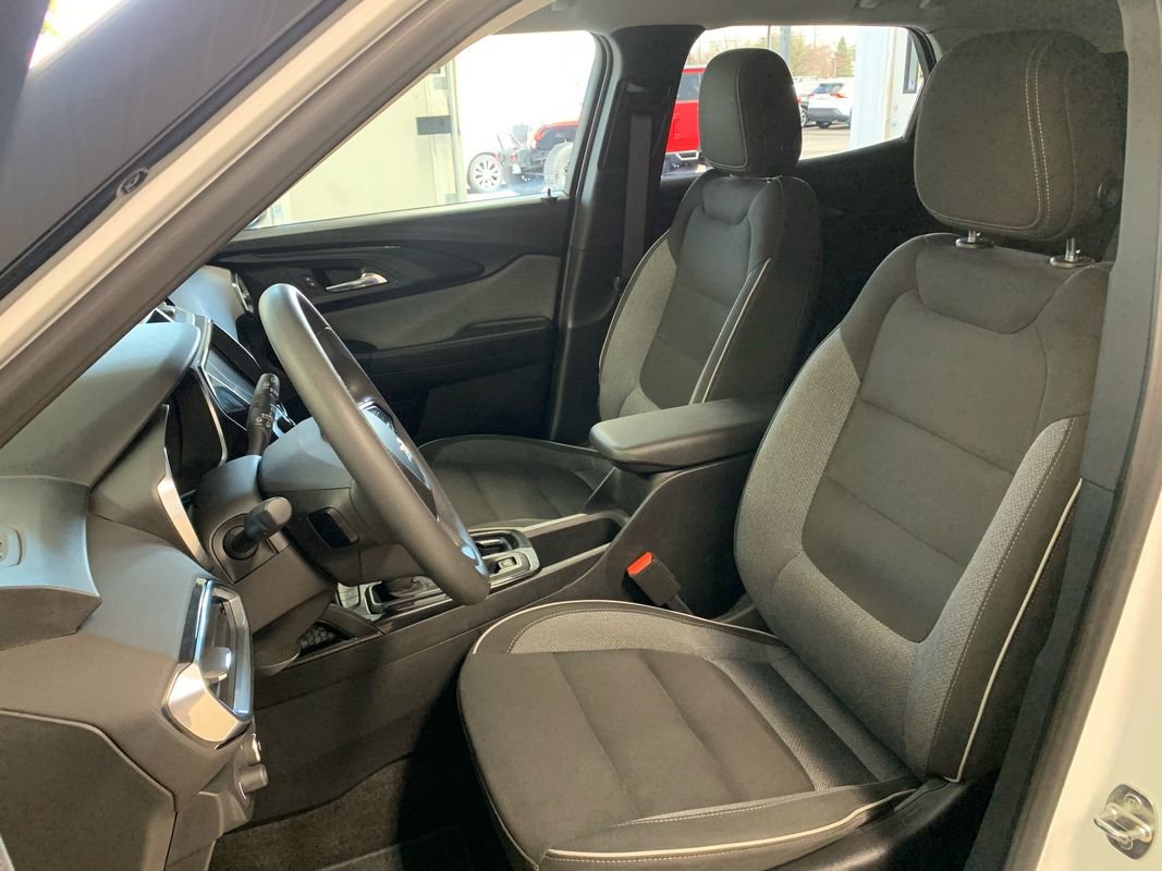 Used 2022 Chevrolet TrailBlazer LT w/ Convenience Package image 16