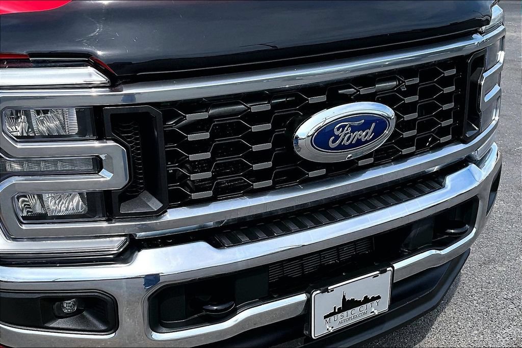 Used 2023 Ford F450 Lariat w/ FX4 Off-Road Package AWD/4WD image 34