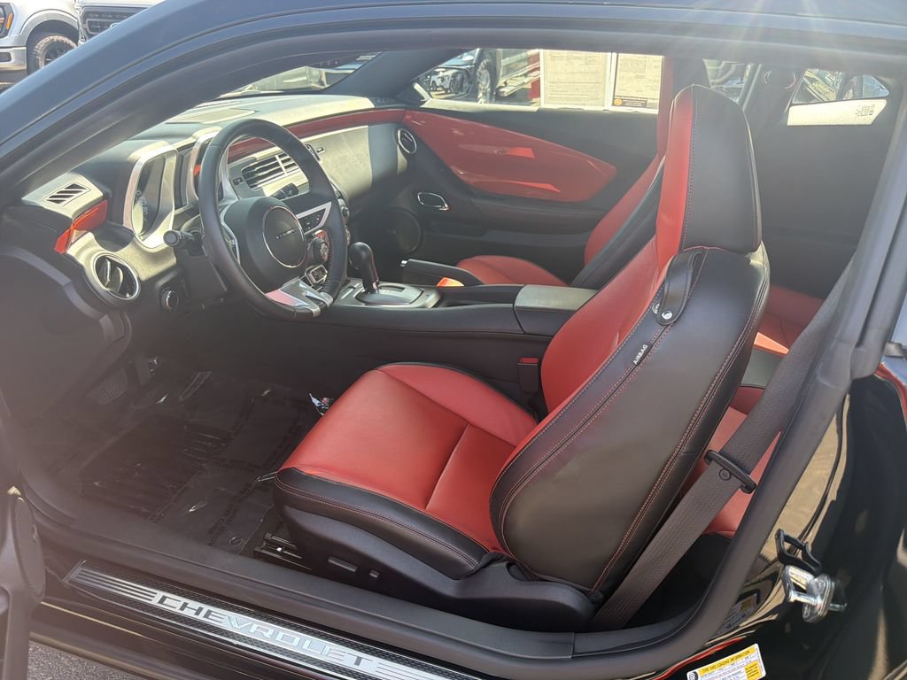 Used 2010 Chevrolet Camaro SS w/ RS Package RWD image 8