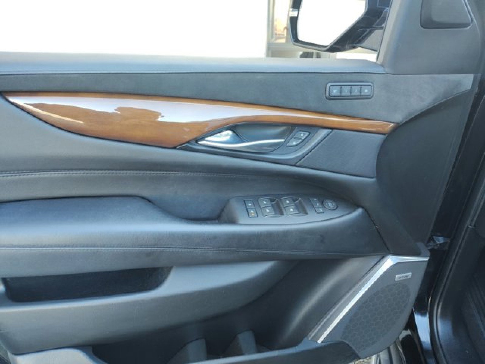 Used 2019 Cadillac Escalade Luxury image 23