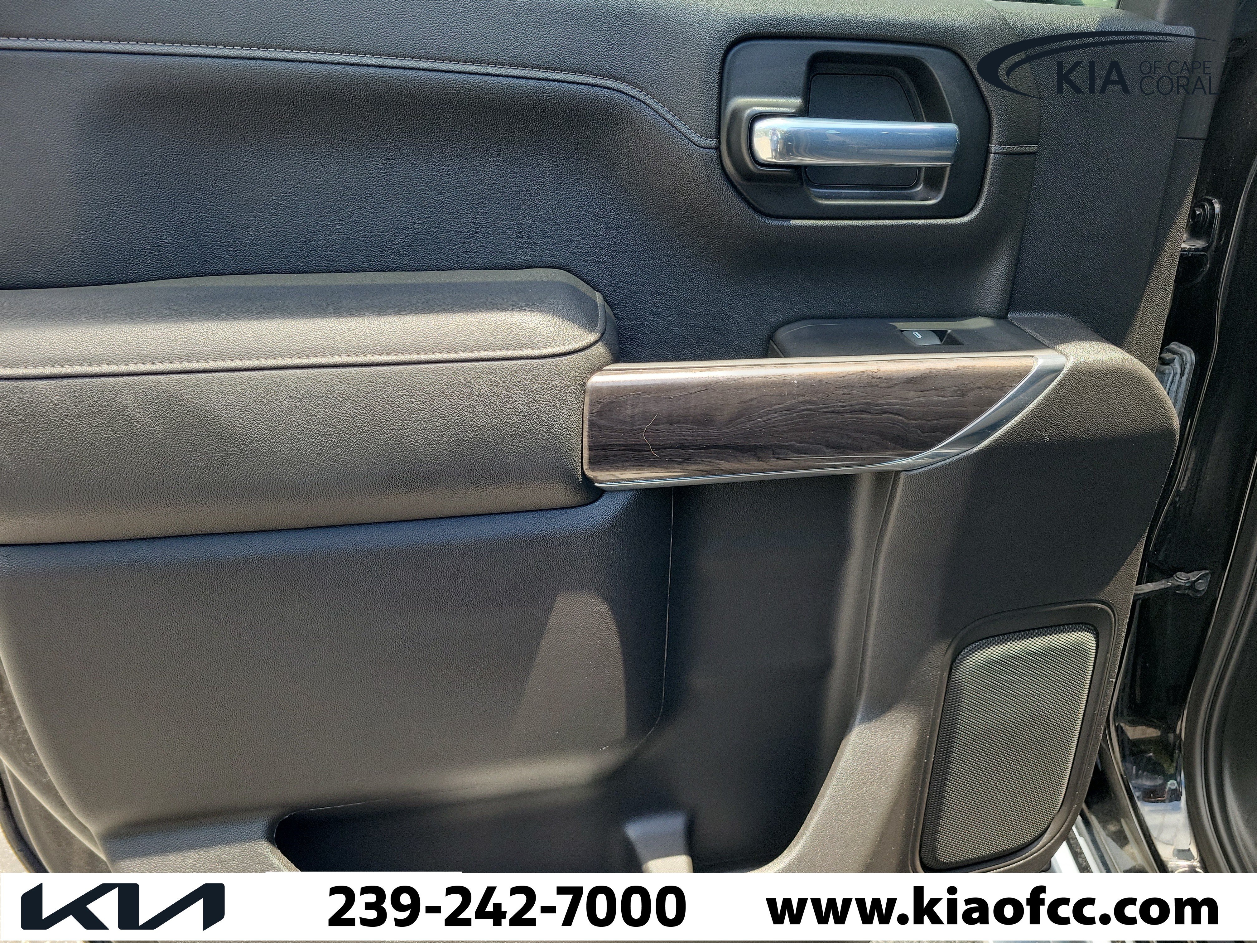 Used 2022 Chevrolet Silverado 1500 LTZ w/ LTZ Premium Package AWD/4WD image 12