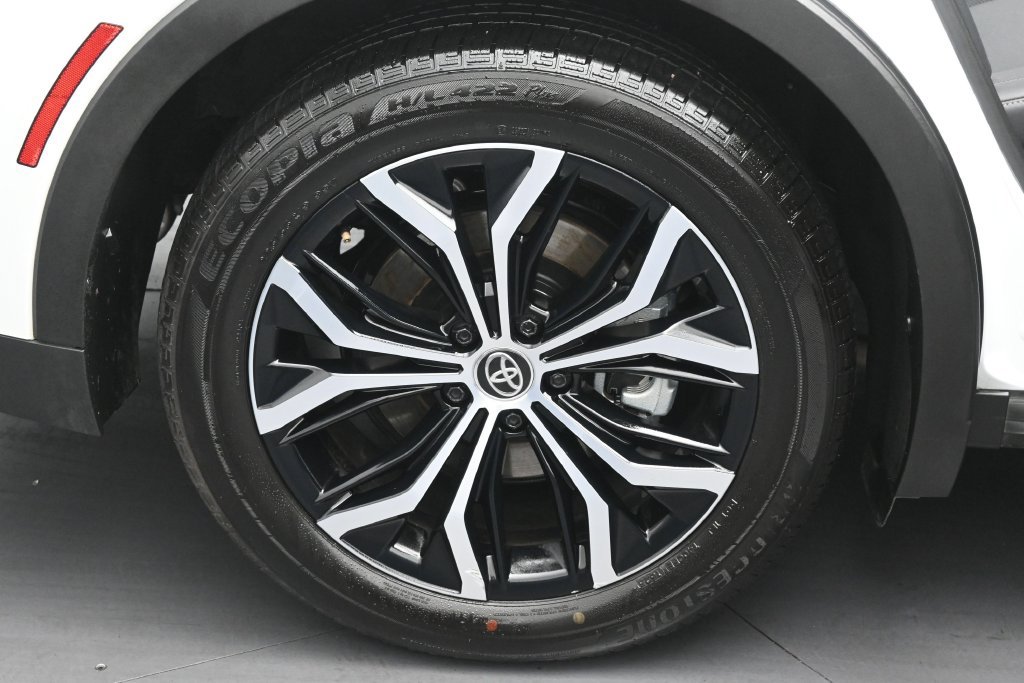 Used 2026 Toyota Crown AWD/4WD image 35