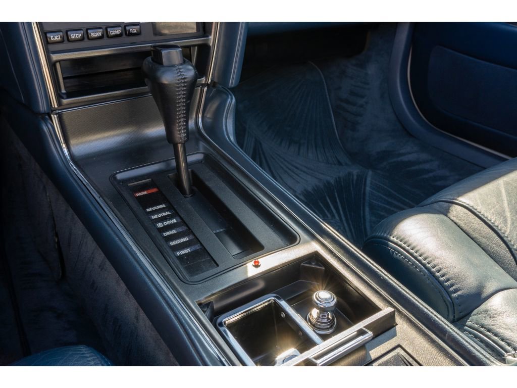 Used 1990 Buick Reatta Convertible image 17