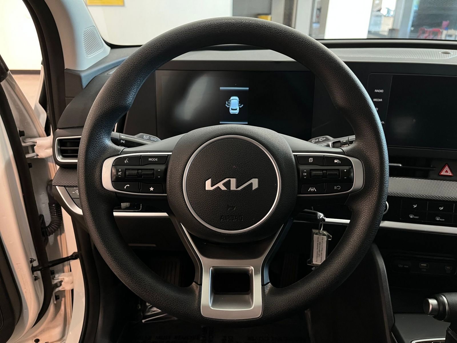 Used 2025 Kia Sportage LX FWD image 28