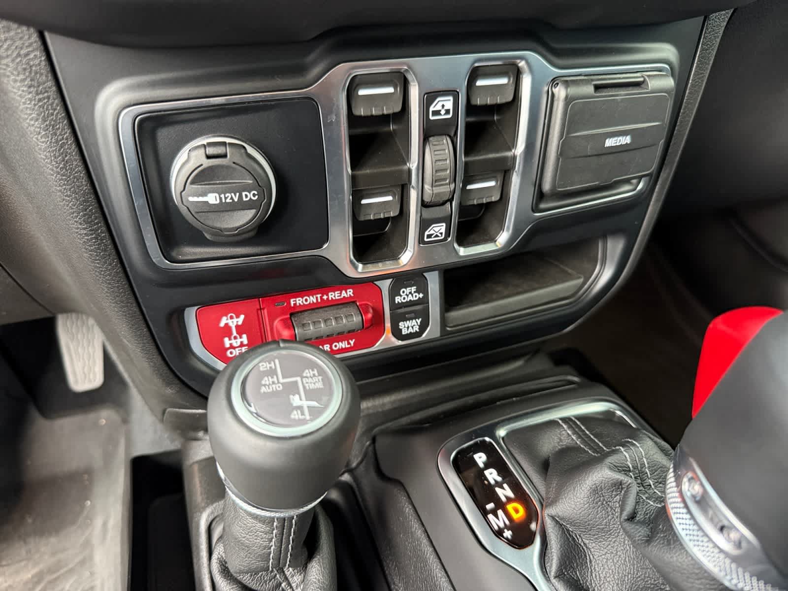 Used 2024 Jeep Wrangler Unlimited Rubicon AWD/4WD image 22
