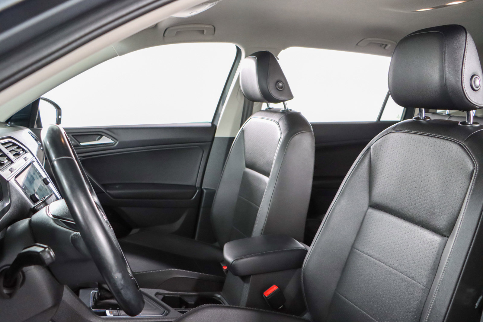 Used 2019 Volkswagen Tiguan SEL Premium R-Line image 23