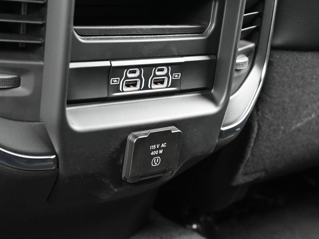 New 2026 RAM 2500 Laramie w/ Night Edition AWD/4WD image 32