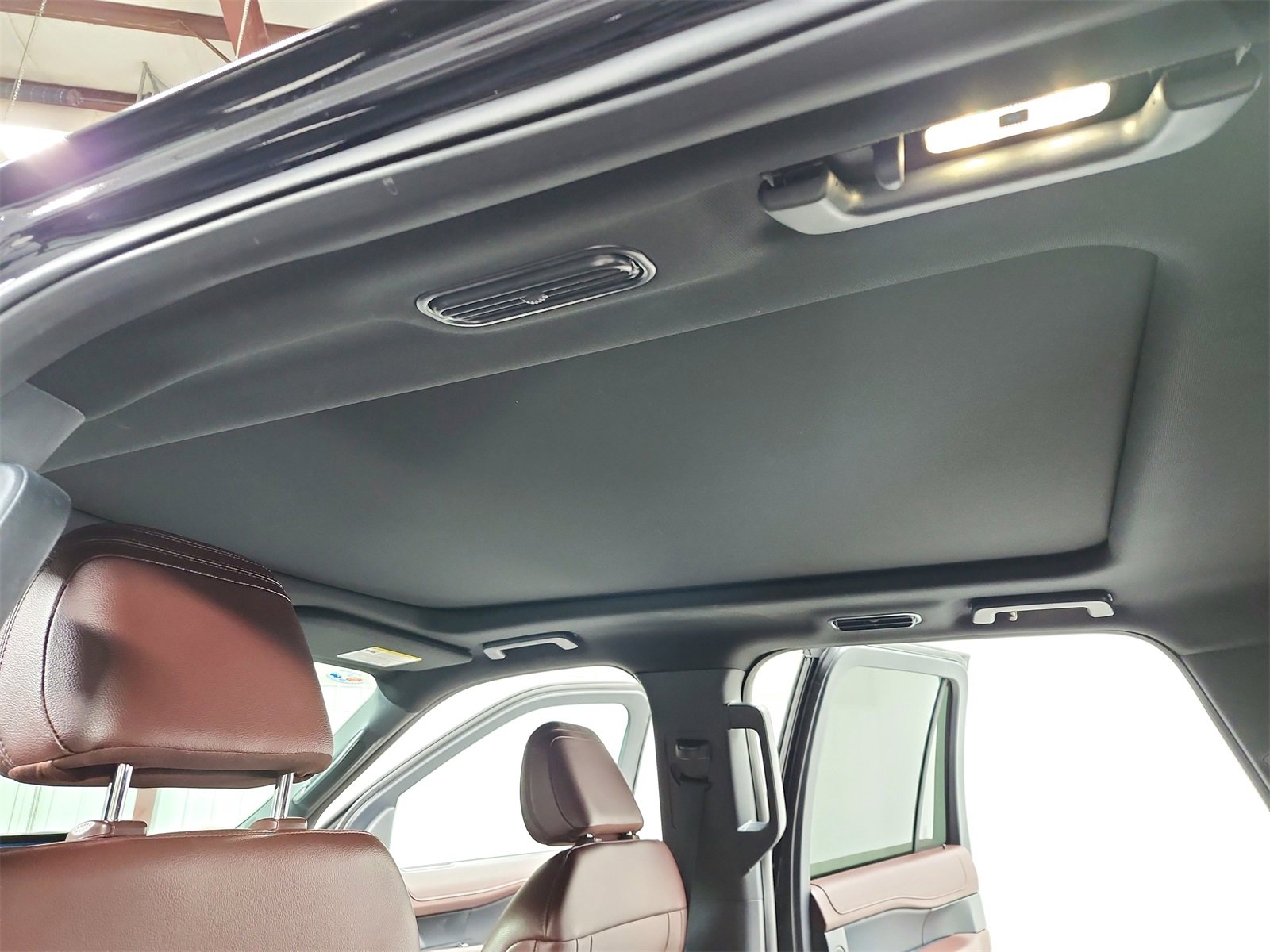 Used 2024 Ford Expedition Limited image 22