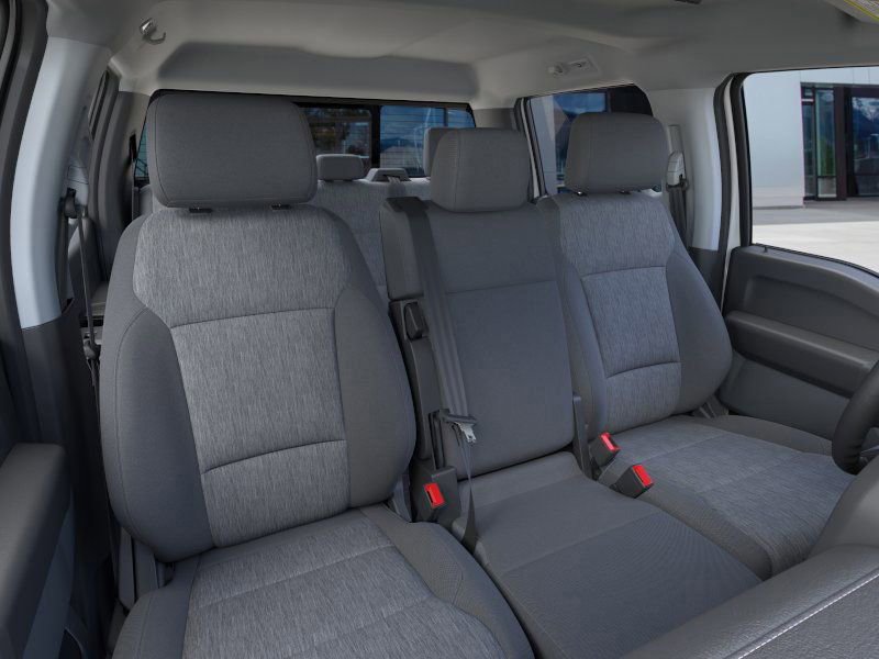 New 2025 Ford F550 4x4 Crew Cab image 10