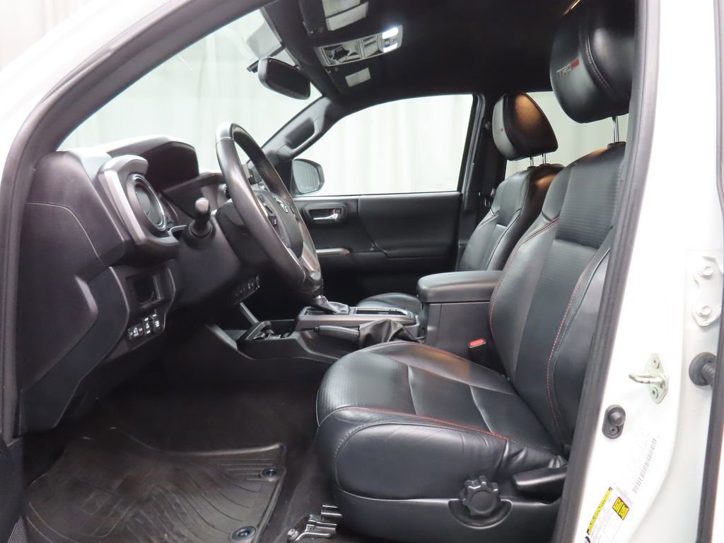 Used 2017 Toyota Tacoma TRD Pro image 9