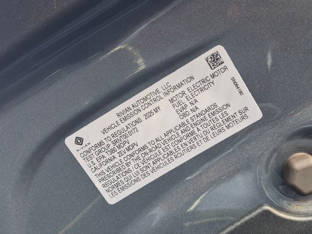Used 2025 Rivian R1S Adventure AWD/4WD image 25