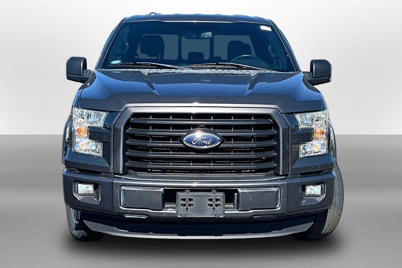 Used 2016 Ford F150 XLT w/ Equipment Group 302A Luxury RWD image 3