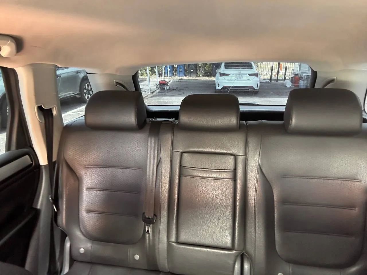 Used 2014 Volkswagen Touareg Sport AWD/4WD image 16
