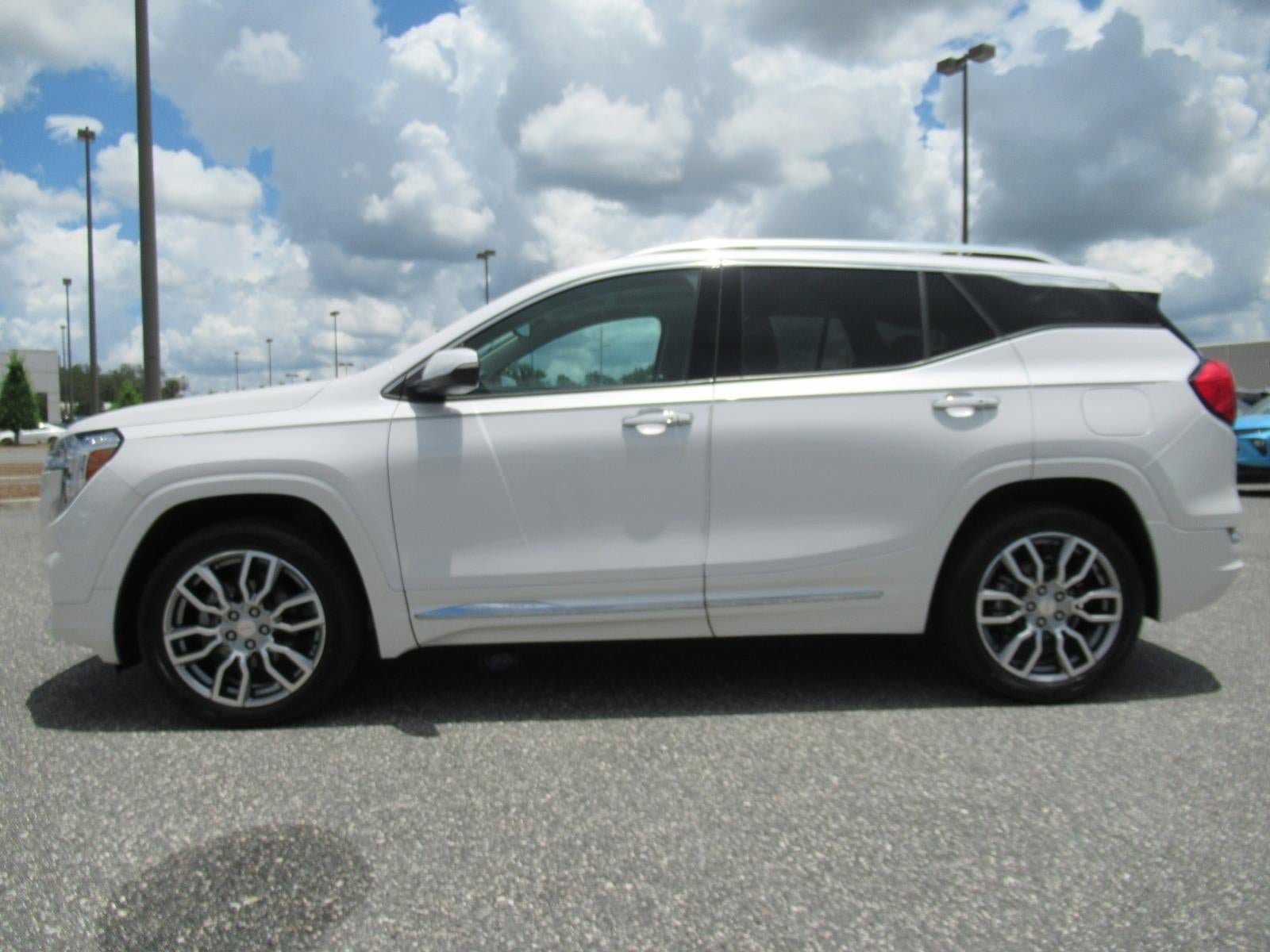 Used 2023 GMC Terrain Denali AWD/4WD image 4