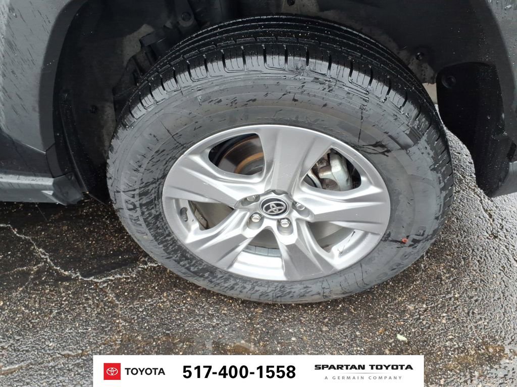 Used 2024 Toyota RAV4 XLE FWD image 11