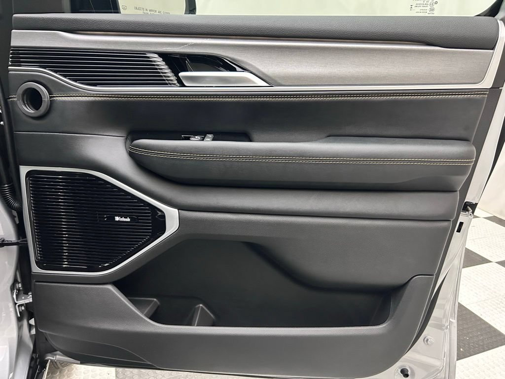 New 2026 Jeep Grand Wagoneer L 4WD image 18