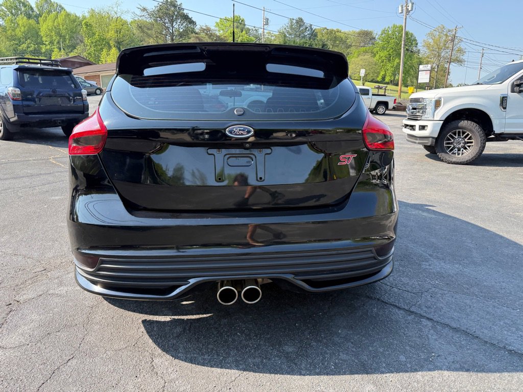 Used 2017 Ford Focus ST w/ Equipment Group 401A FWD image 22