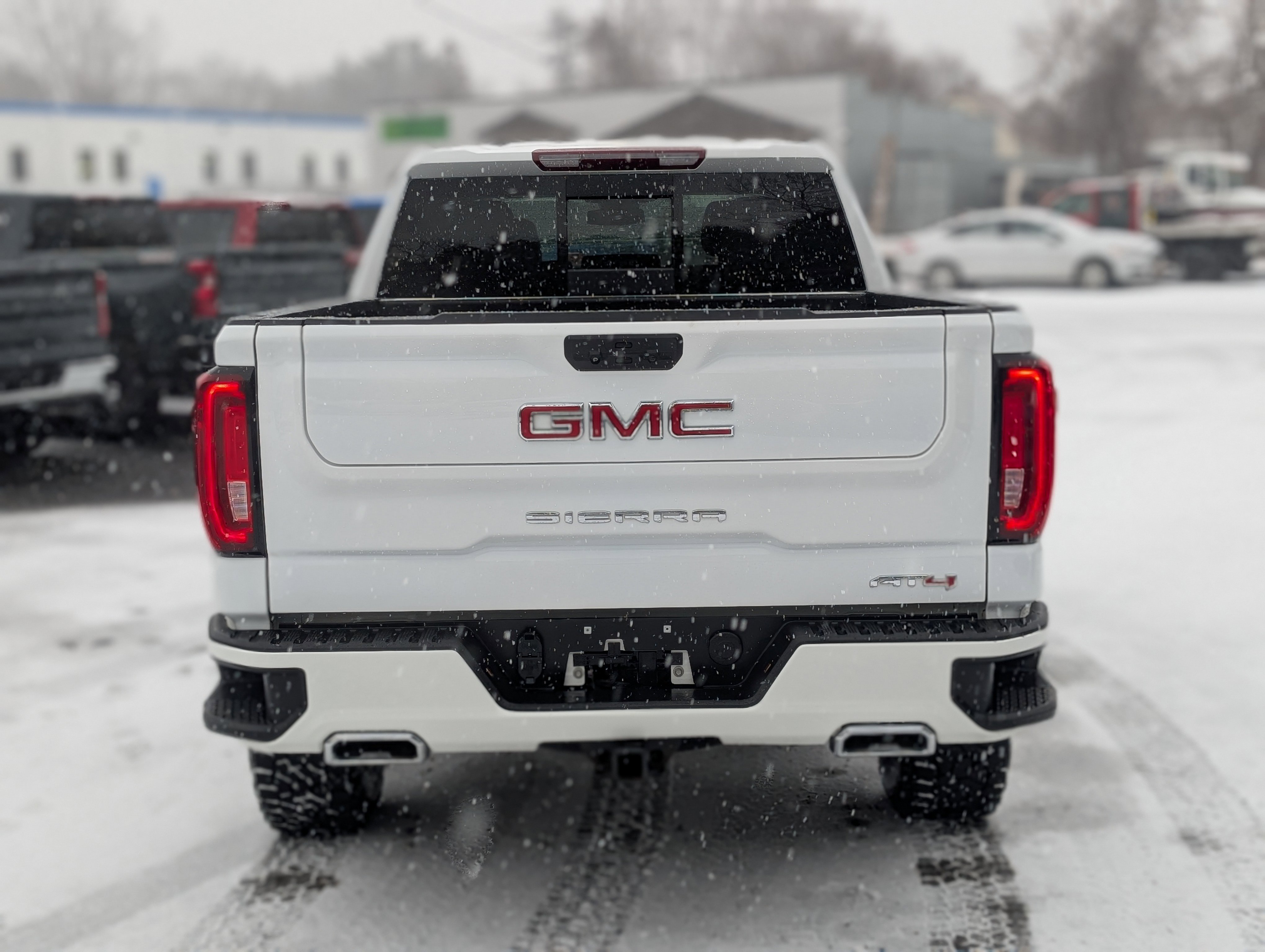 Used 2022 GMC Sierra 1500 AT4 w/ AT4 Preferred Package image 11