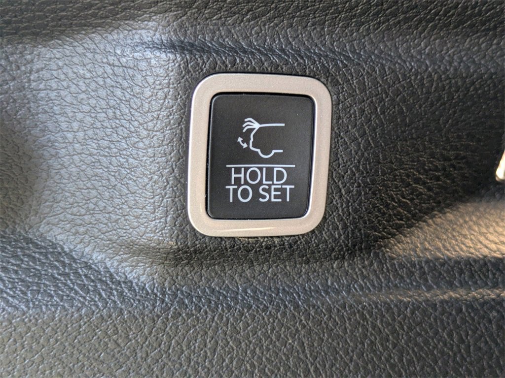 Used 2022 Jeep Grand Cherokee L Limited w/ Trailer Tow Group (B) image 13