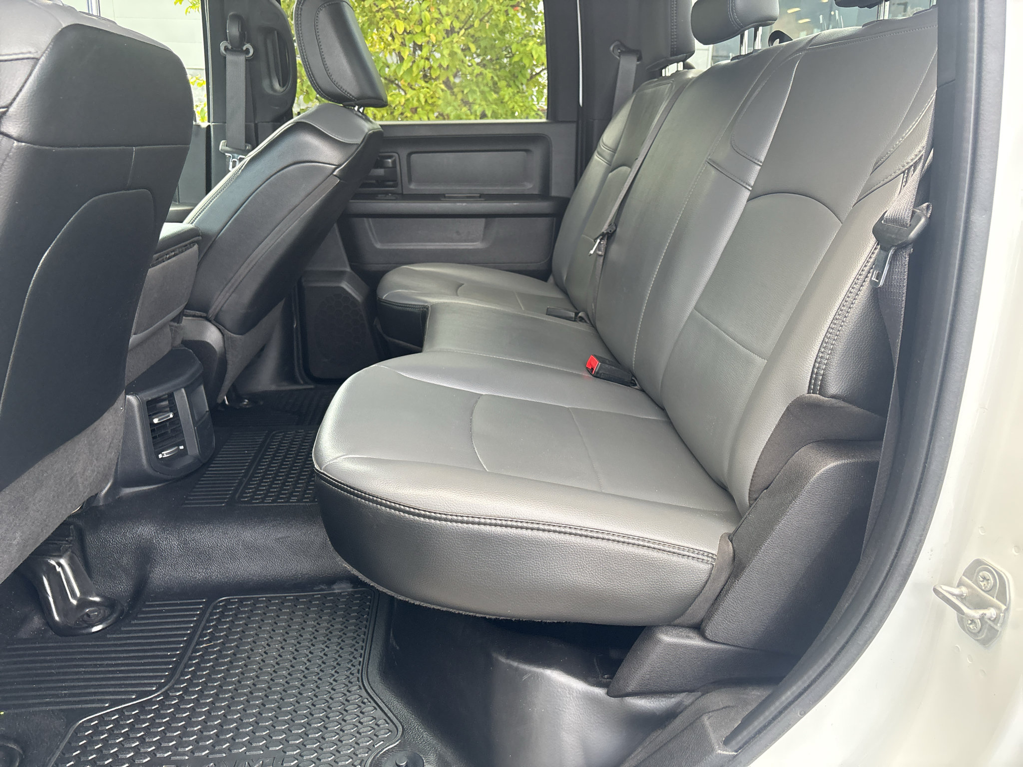 Used 2022 RAM 2500 Tradesman w/ Chrome Appearance Group AWD/4WD image 24