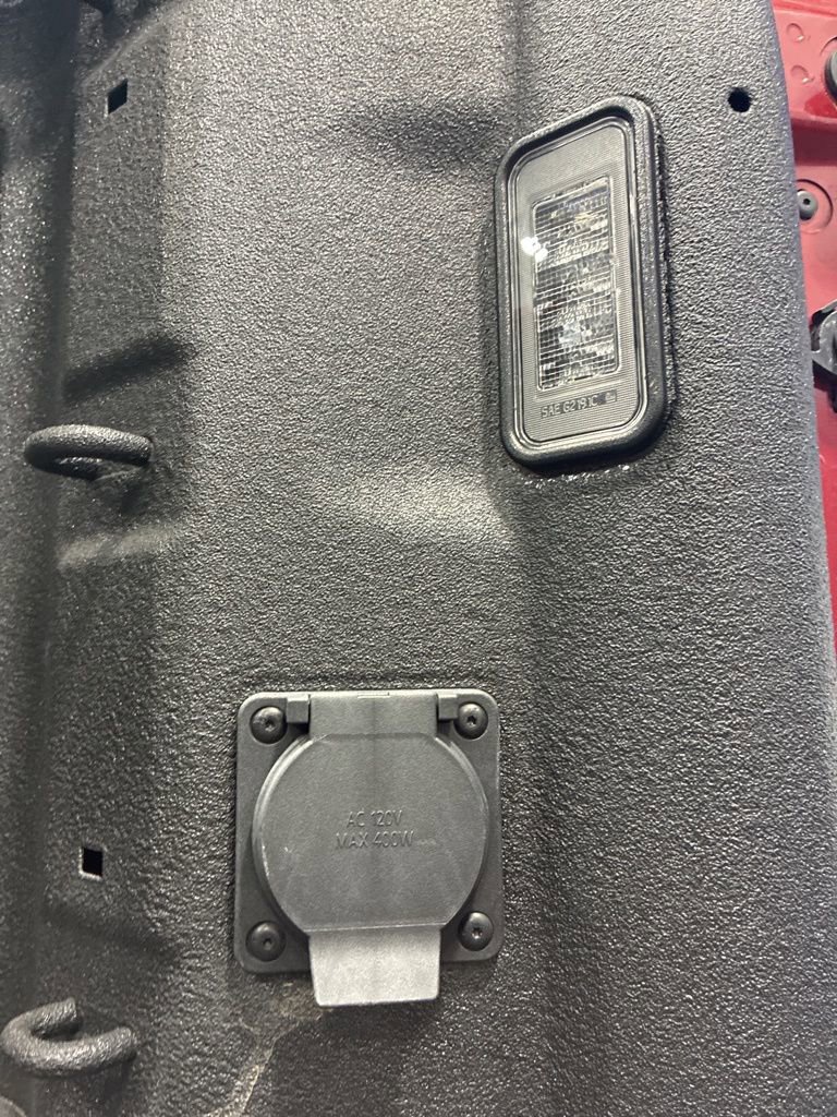 Used 2024 Chevrolet Silverado 1500 LTZ w/ Technology Package image 8