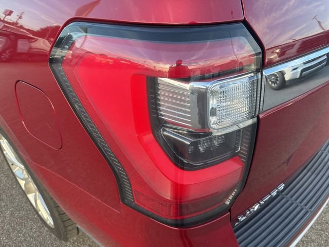 Used 2018 Ford Expedition Limited w/ Equipment Group 302A RWD image 10