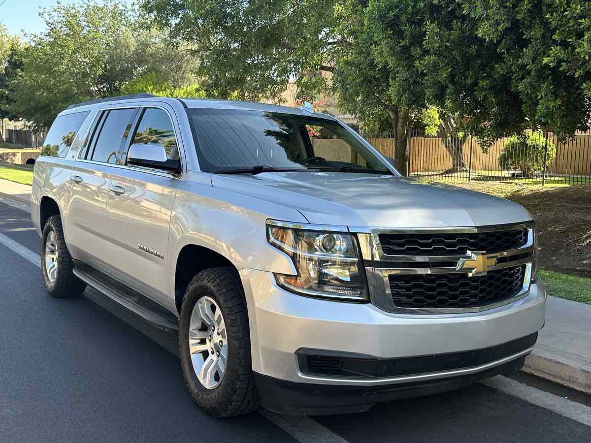 Used 2019 Chevrolet Suburban LT AWD/4WD image 2
