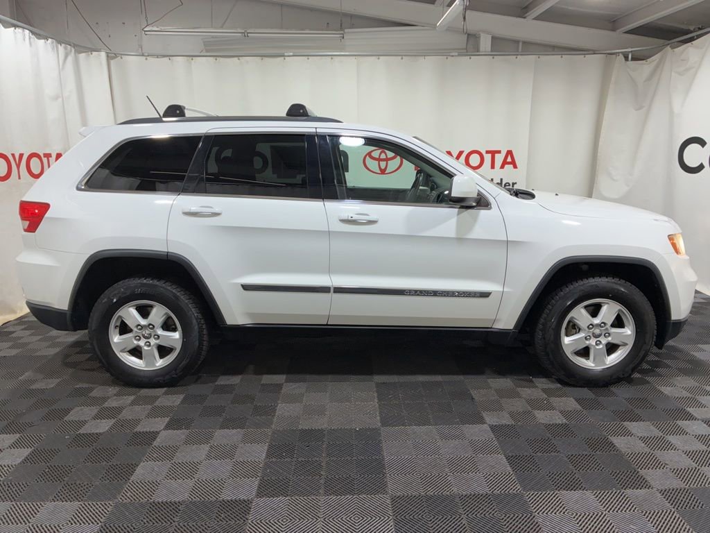 Used 2013 Jeep Grand Cherokee Laredo w/ Laredo E Group AWD/4WD image 10