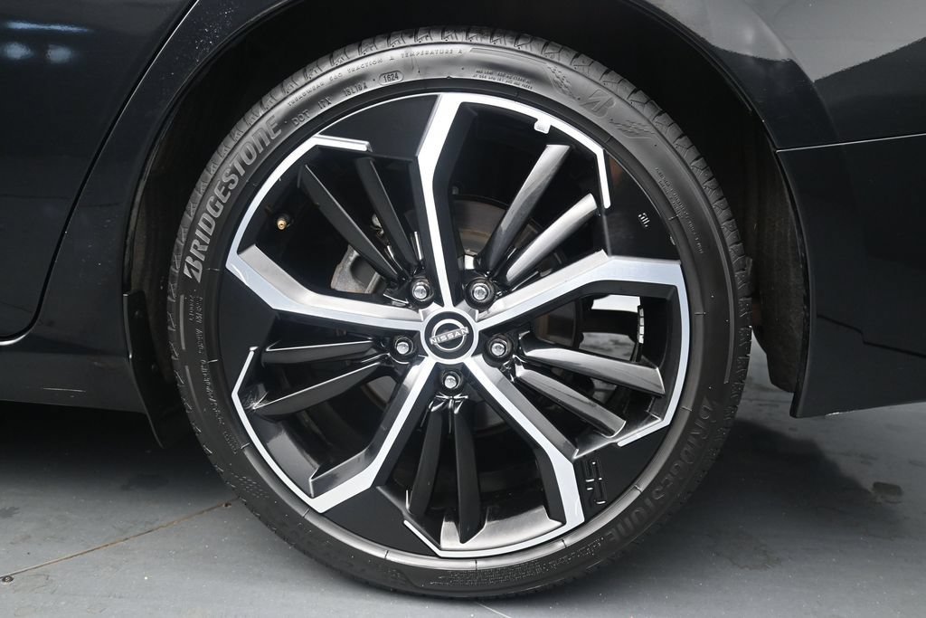 Used 2025 Nissan Altima 2.5 SR FWD image 13