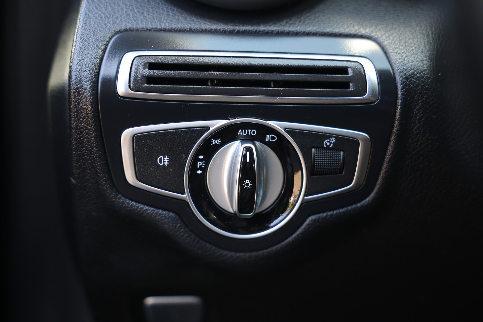 Used 2016 Mercedes-Benz C 300 Sedan image 44