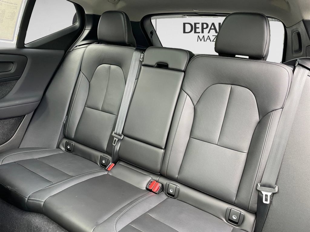 Used 2024 Volvo XC40 B5 Plus w/ Protection Package Premier AWD/4WD image 12