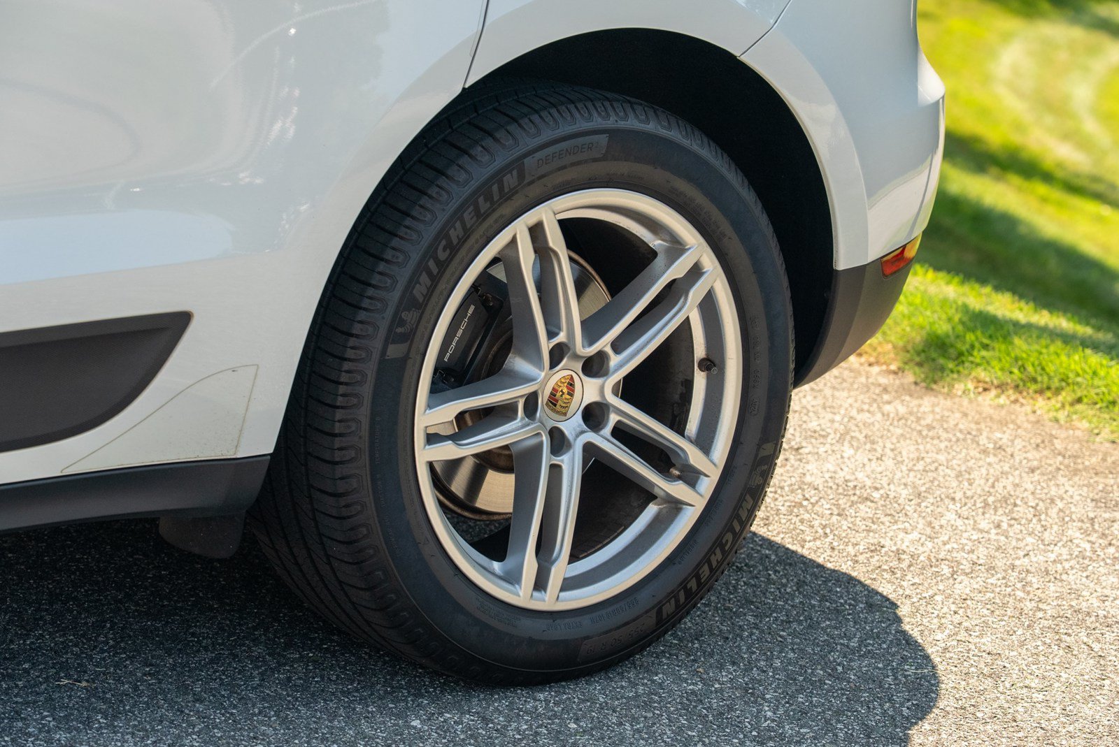 Certified 2021 Porsche Macan AWD/4WD image 11