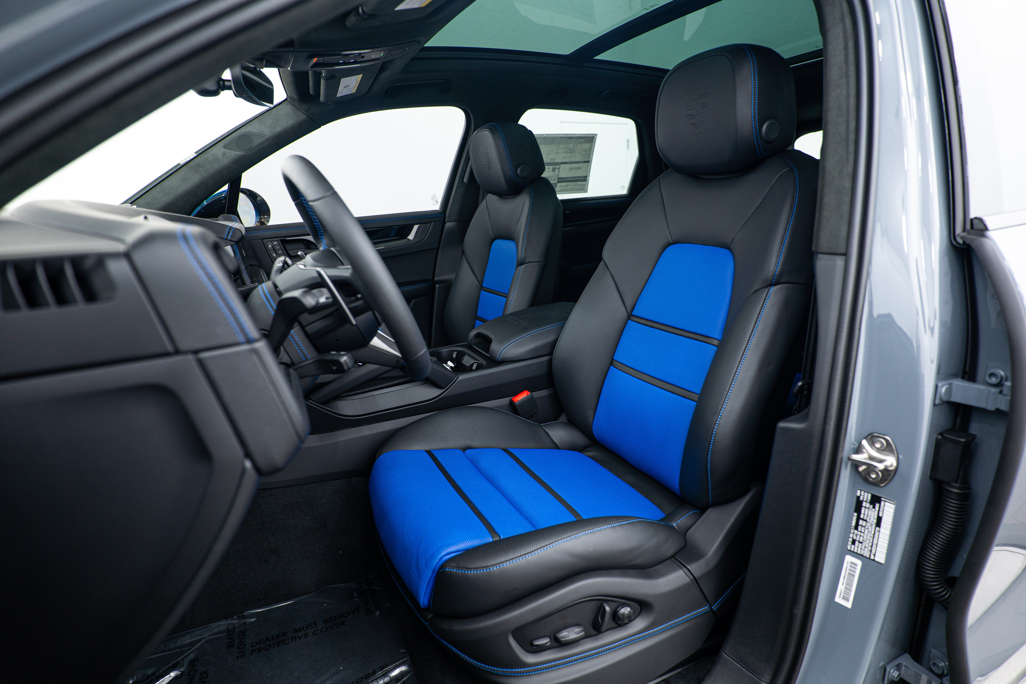 New 2025 Porsche Cayenne GTS image 5