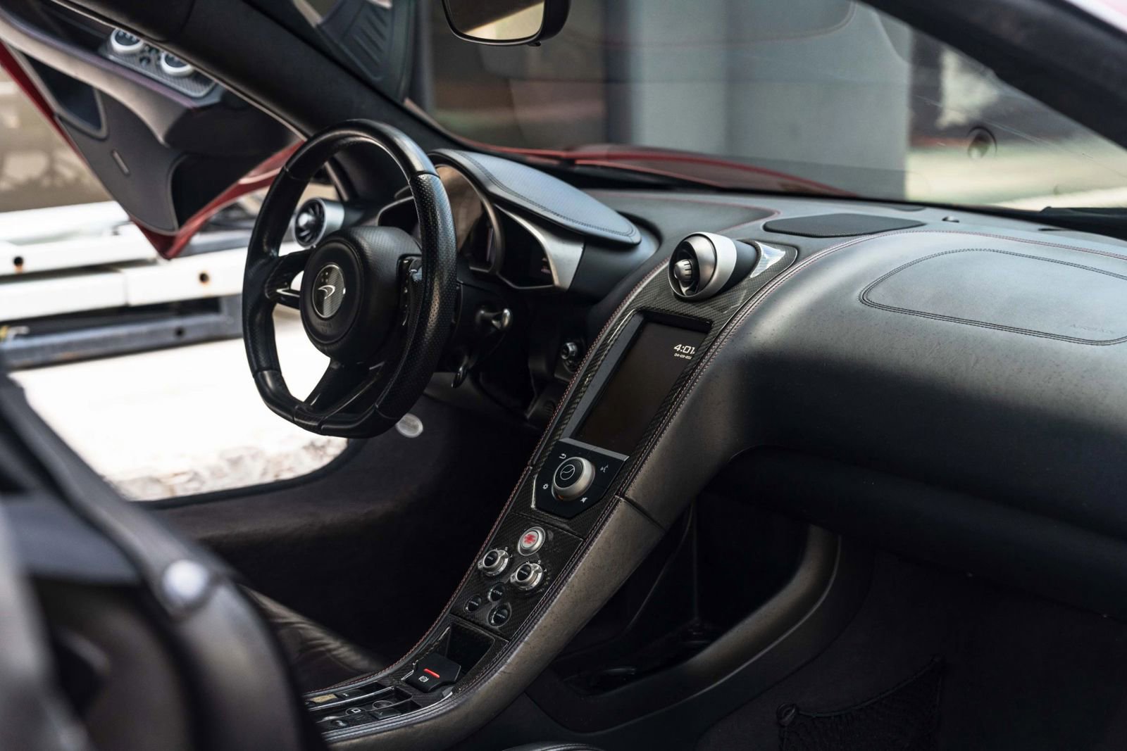 Used 2014 McLaren MP4-12C Spider RWD image 17