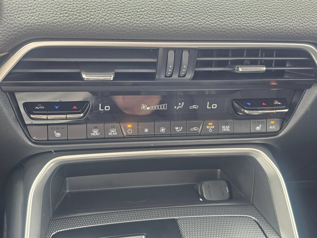 Certified 2024 MAZDA CX-90 Plug-In Hybrid w/ Preferred AWD/4WD image 17