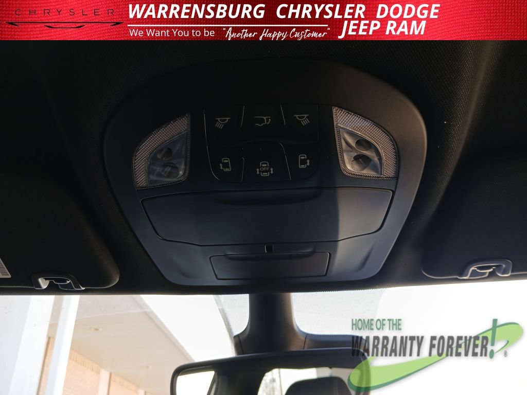 New 2026 Chrysler Pacifica Select image 32