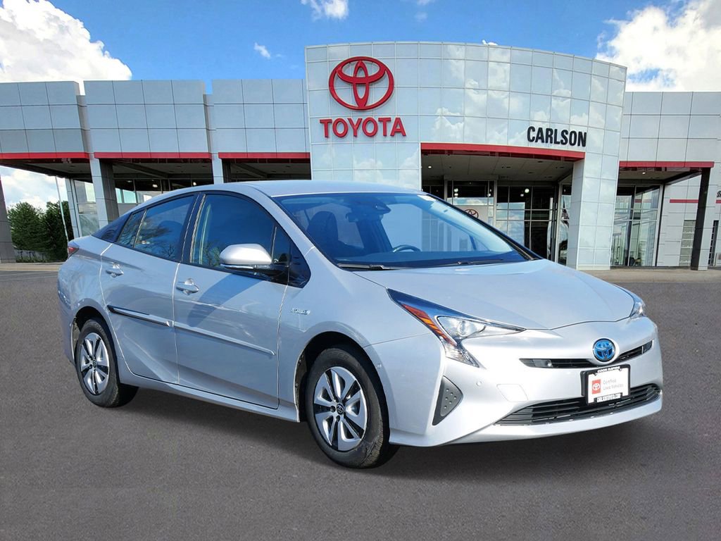 Certified 2018 Toyota Prius Three image 2