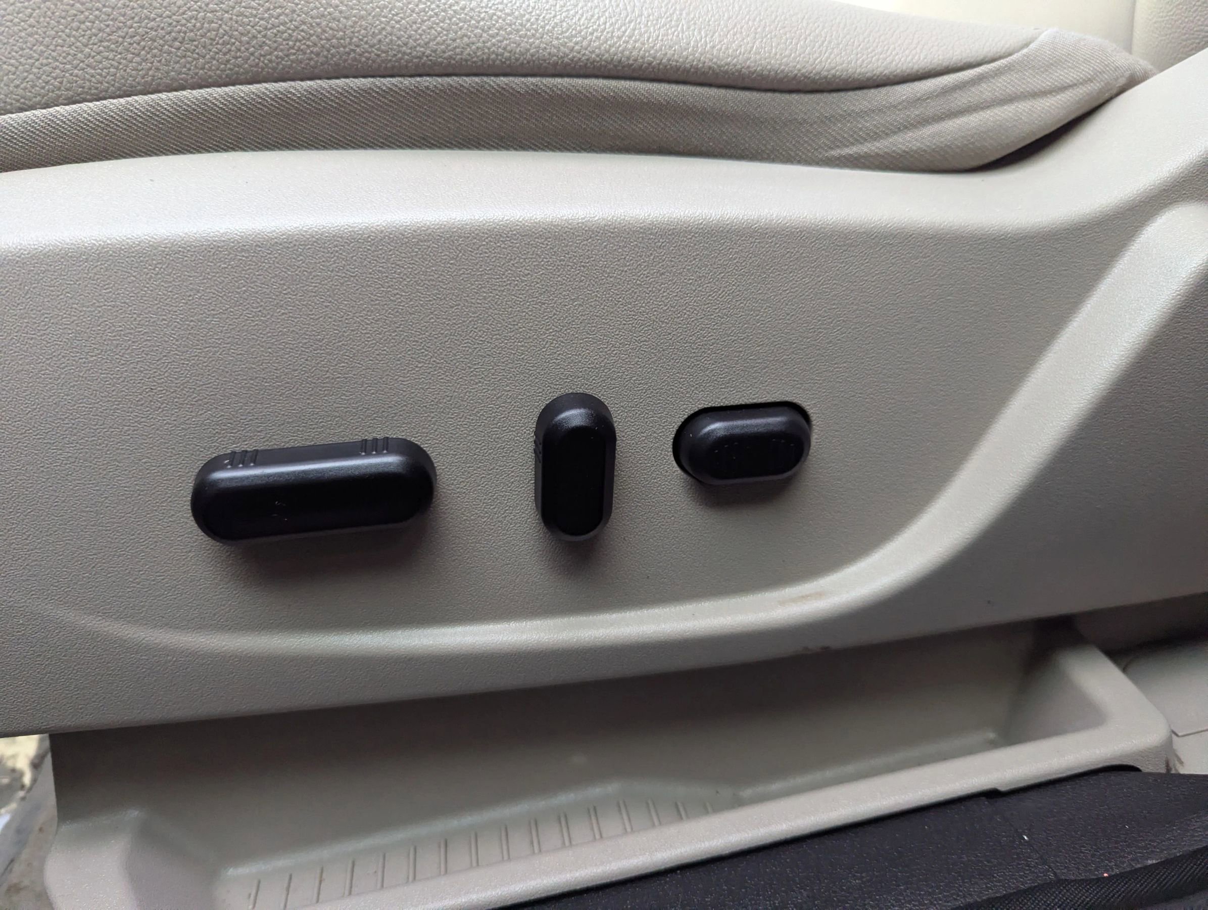 Used 2014 Ford Escape Titanium w/ Equipment Group 401A image 17