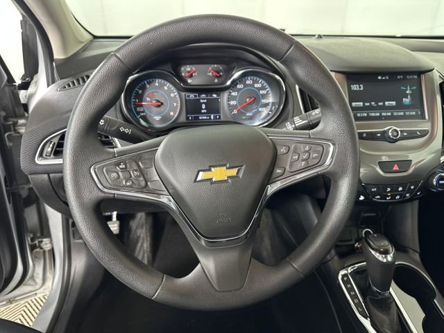 Used 2018 Chevrolet Cruze LT w/ Convenience Package image 14