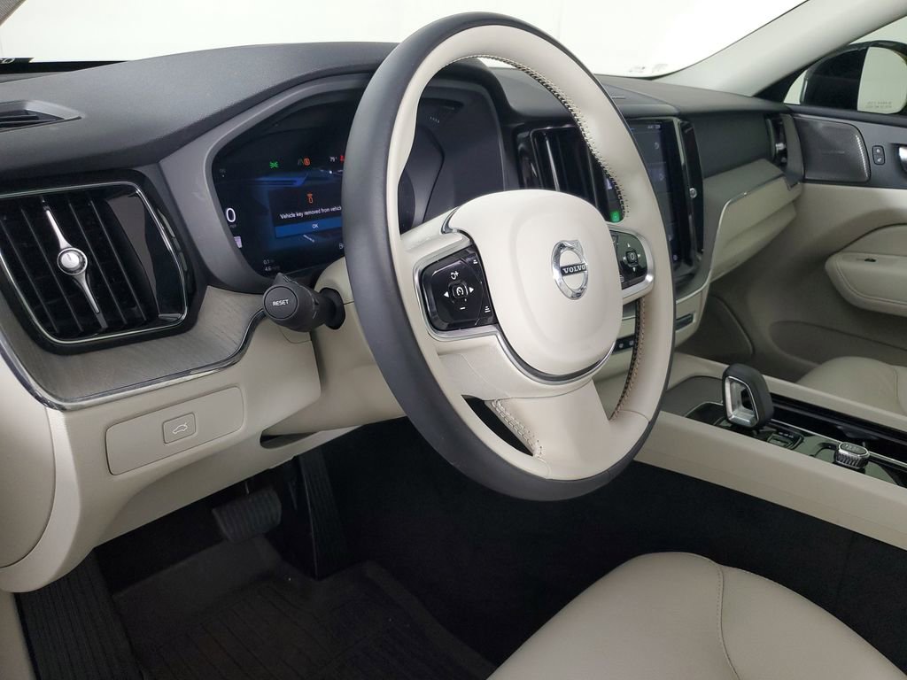 Certified 2023 Volvo XC60 B5 Plus w/ Climate Package FWD image 26