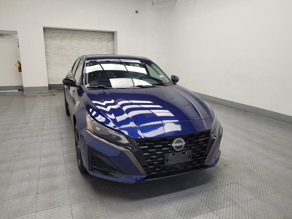 Used 2023 Nissan Altima 2.5 SR w/ SR Premium Package image 14