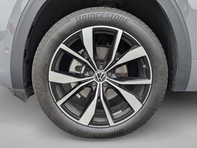 Used 2024 Volkswagen Atlas Cross Sport SEL Premium R-Line image 9